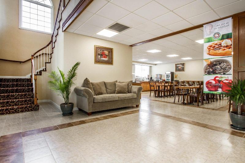 호텔 Quality Inn & Suites