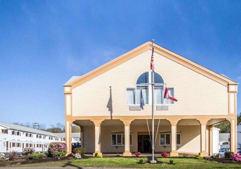 호텔 Quality Inn & Suites