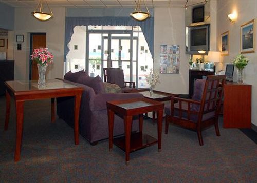 Newark Garden Finger Lakes Hotel