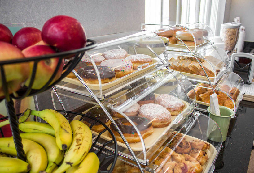 فندق Quality Inn Long Island City  Queensboro Bridge