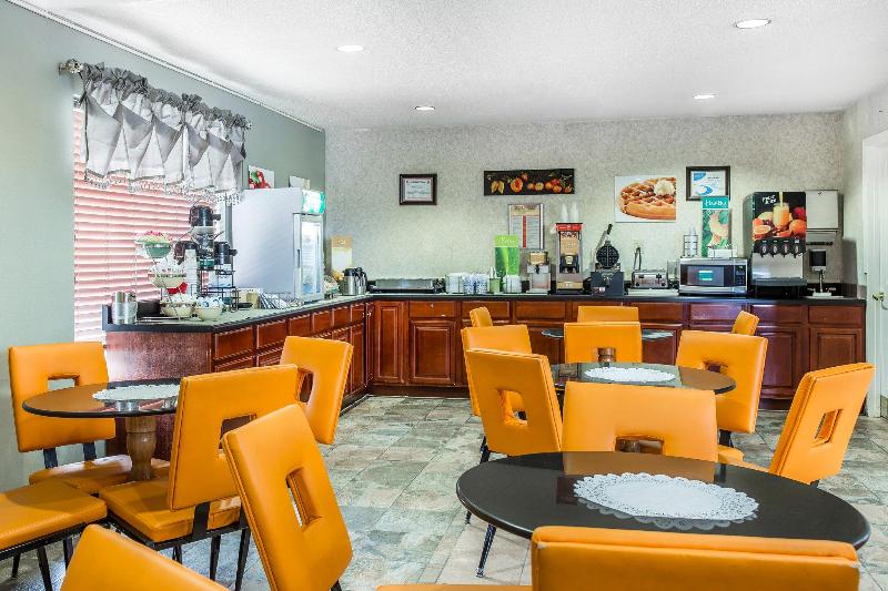 בית מלון כפרי Quality Inn