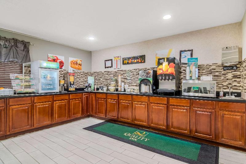 בית מלון כפרי Quality Inn