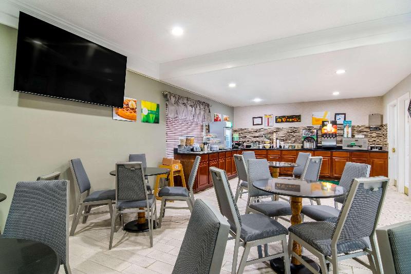 בית מלון כפרי Quality Inn