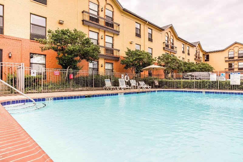 בית מלון כפרי Quality Inn