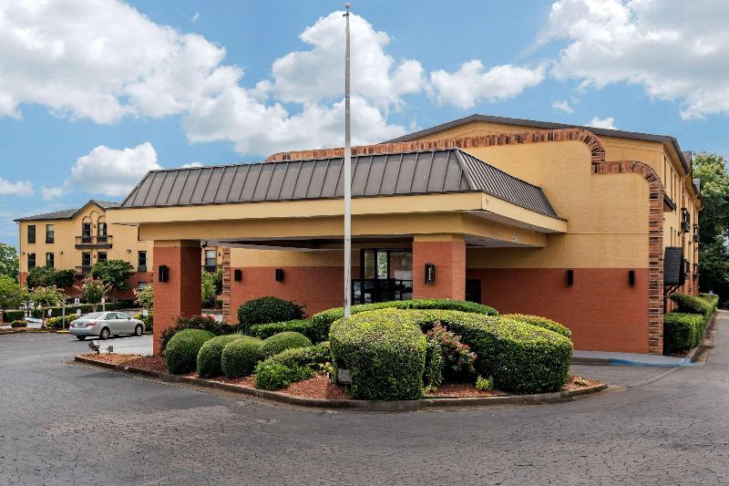 בית מלון כפרי Quality Inn