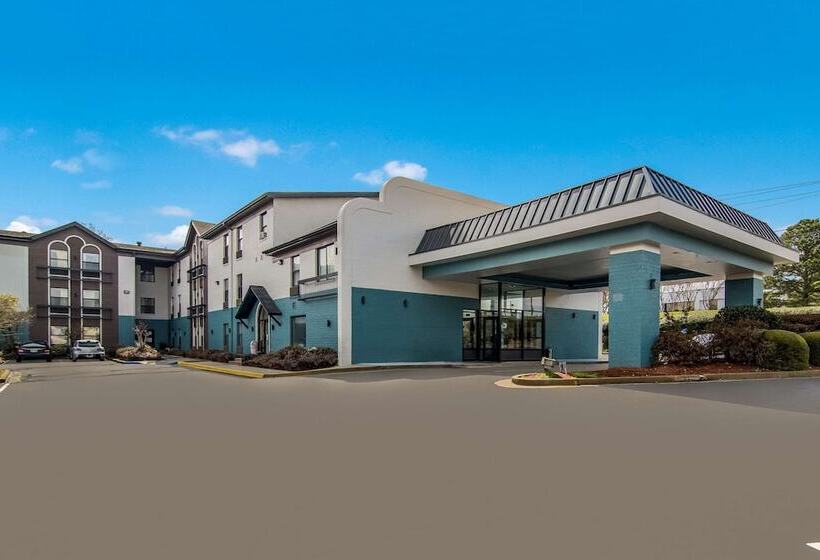 בית מלון כפרי Quality Inn