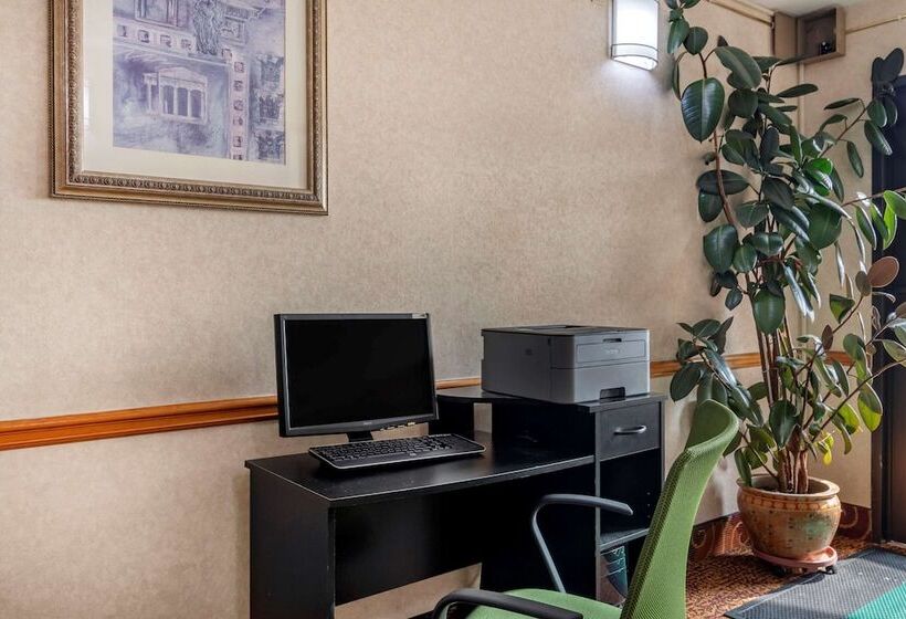 בית מלון כפרי Quality Inn