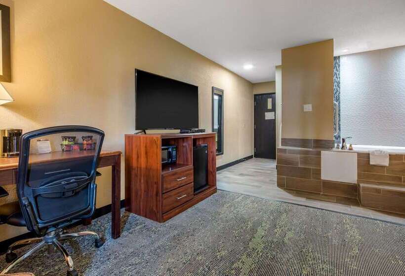 فندق Quality Inn