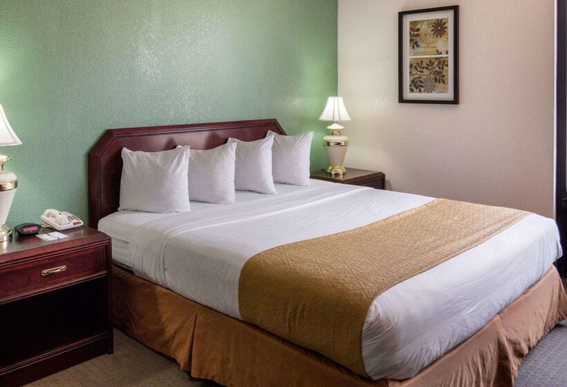 هتل Quality Inn