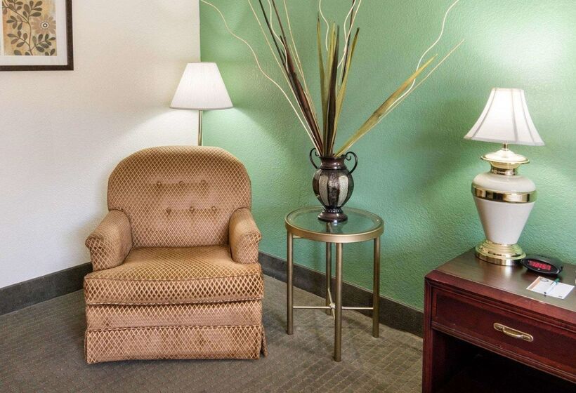 هتل Quality Inn