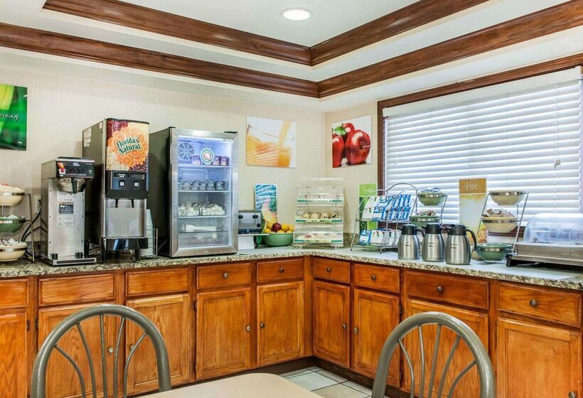 בית מלון כפרי Quality Inn South