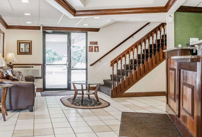 בית מלון כפרי Quality Inn South