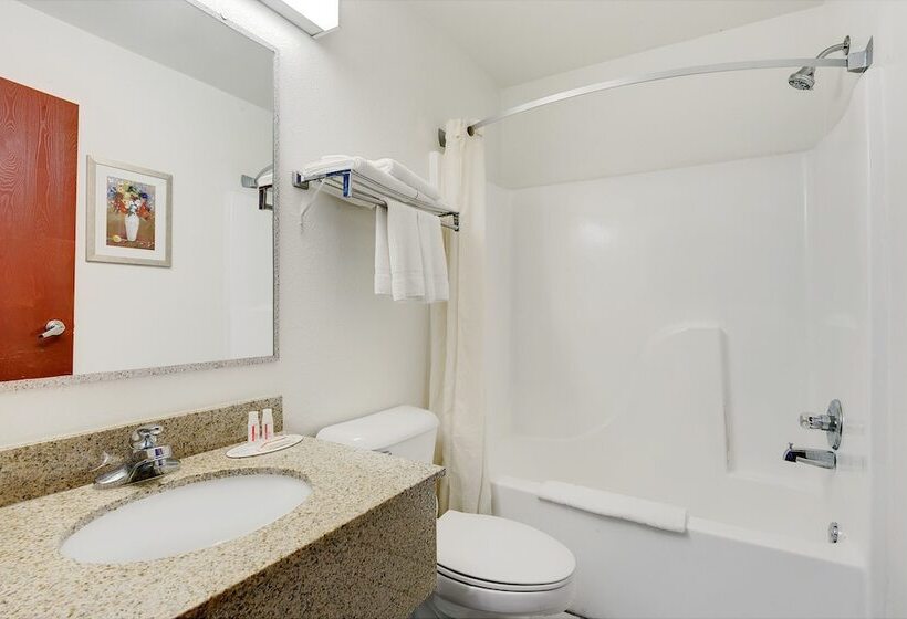 בית מלון כפרי Quality Inn South