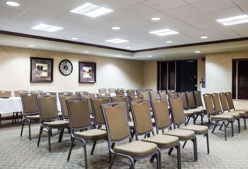 هتل Quality Inn & Suites Airport North