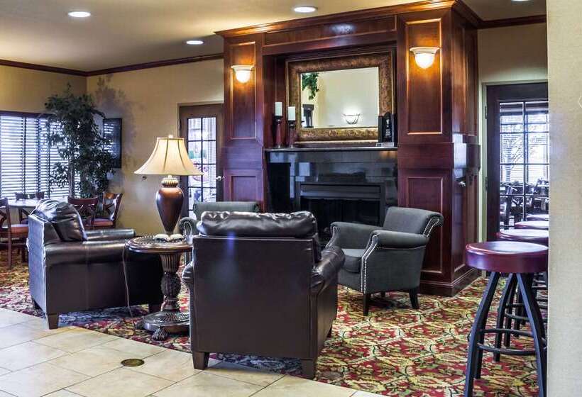 호텔 Quality Inn & Suites Airport North