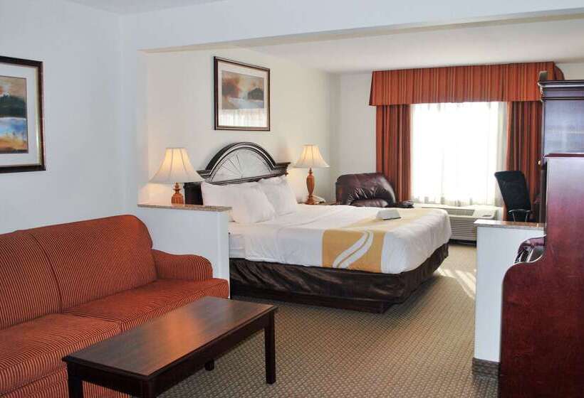 هتل Quality Inn & Suites Airport North