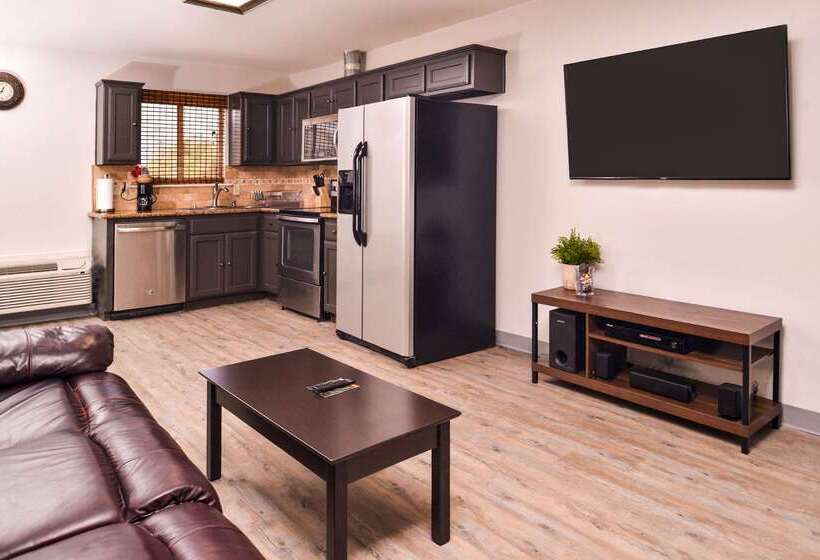 호텔 Quality Inn & Suites