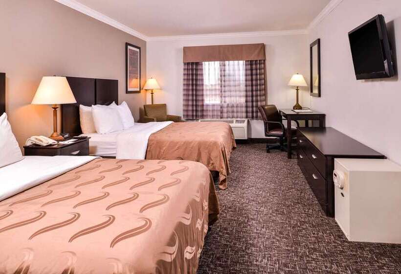 호텔 Quality Inn & Suites