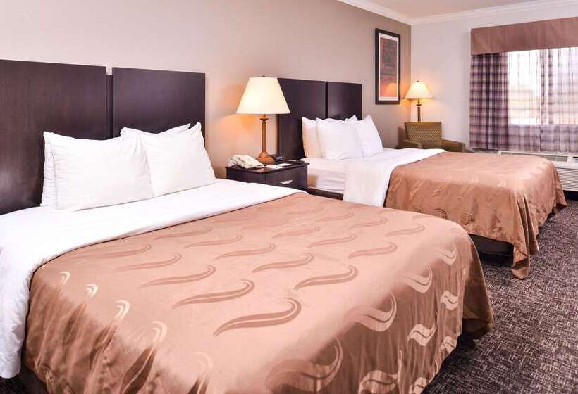 호텔 Quality Inn & Suites