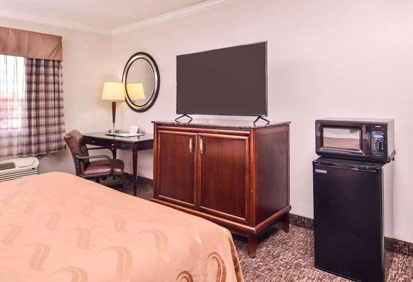 호텔 Quality Inn & Suites