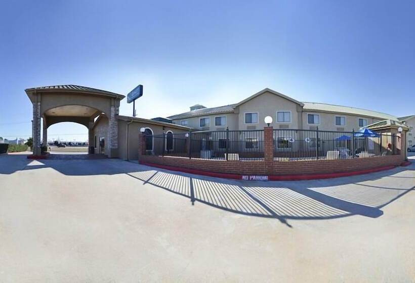 호텔 Quality Inn & Suites