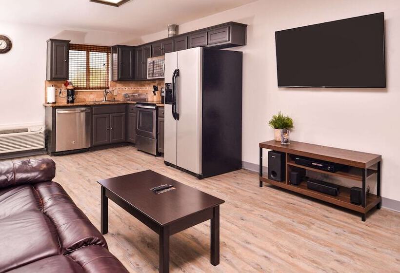 호텔 Quality Inn & Suites