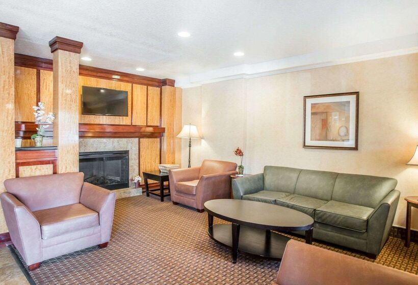 ホテル Quality Inn & Suites Denver International Airport