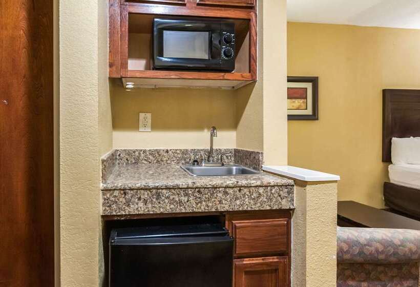 هتل Quality Inn And Suites Lafayette