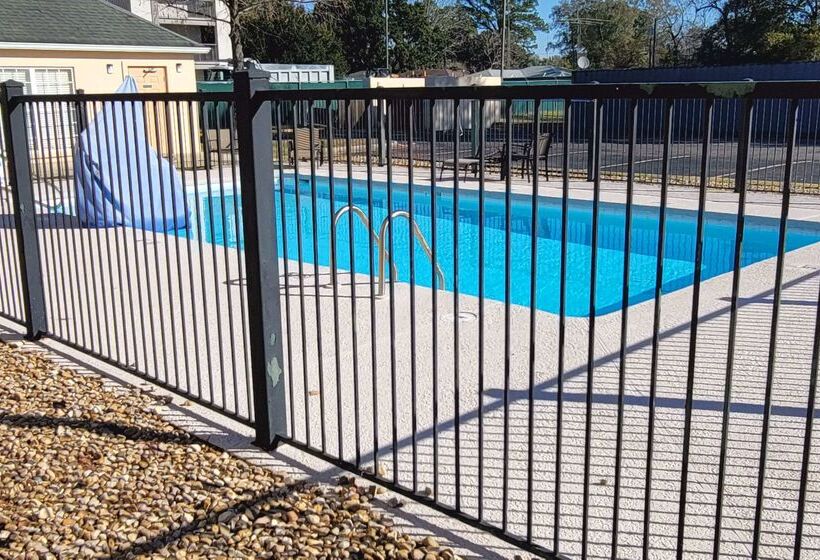 هتل Quality Inn And Suites Lafayette