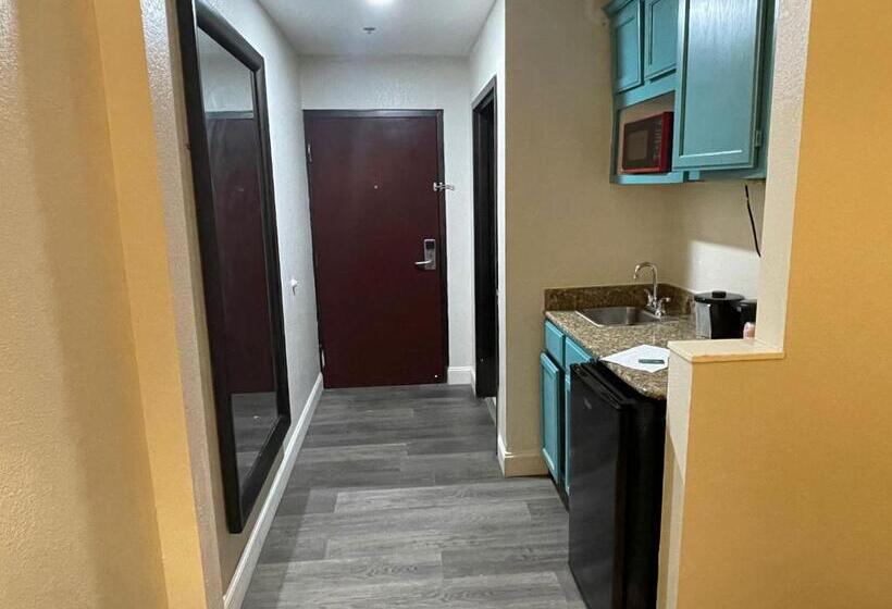 هتل Quality Inn And Suites Lafayette