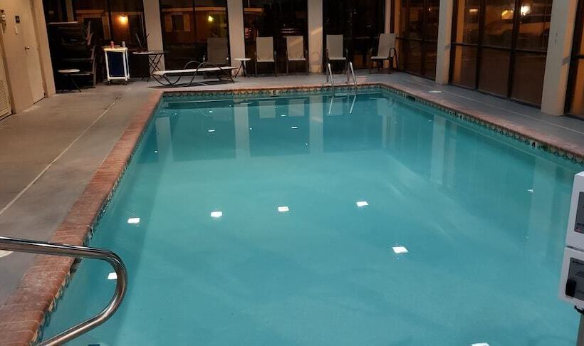 هتل Quality Inn And Suites Lafayette