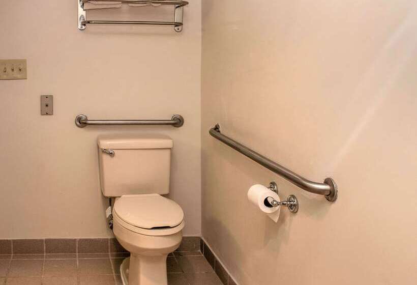 בית מלון כפרי Quality Suites Lake Wright  Norfolk Airport