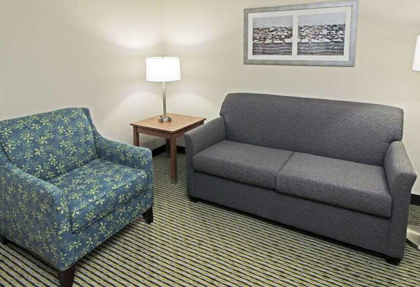 בית מלון כפרי Quality Suites Lake Wright  Norfolk Airport