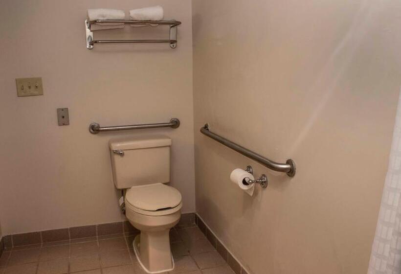 בית מלון כפרי Quality Suites Lake Wright  Norfolk Airport