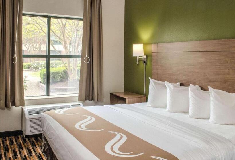 בית מלון כפרי Quality Suites Lake Wright  Norfolk Airport