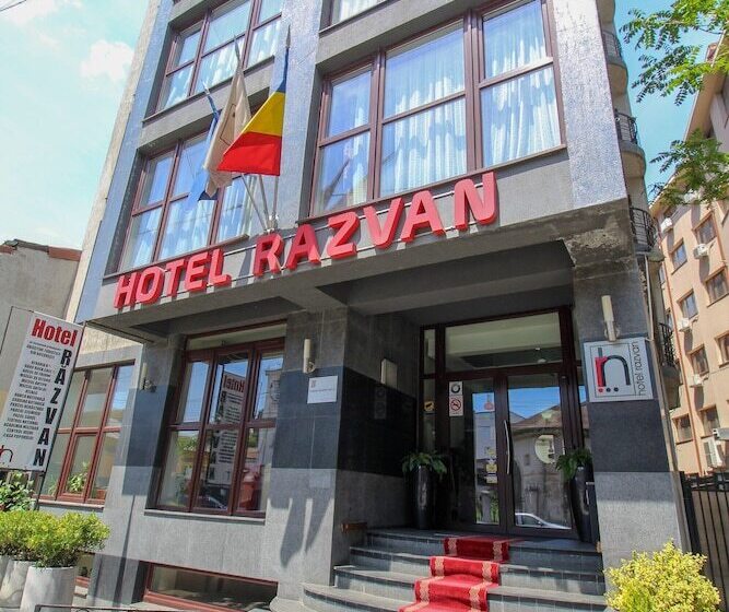 هتل Razvan