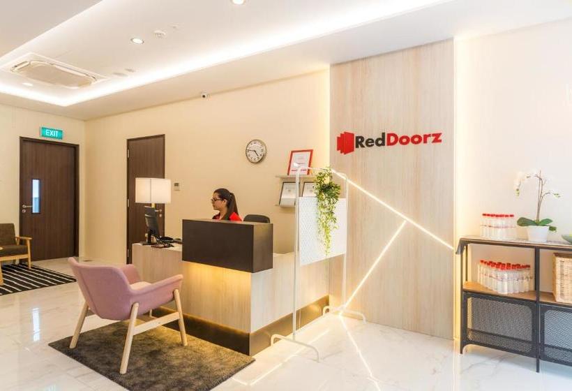 هتل Reddoorz Premium @ Serangoon