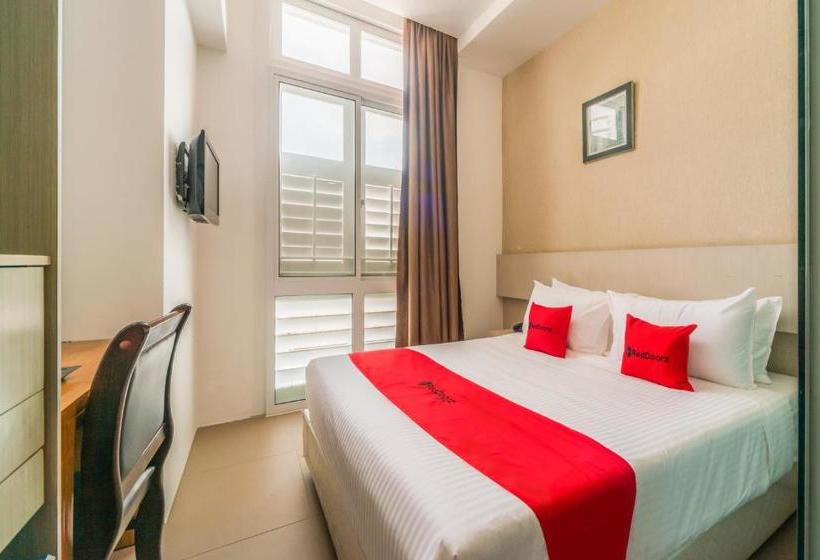 هتل Reddoorz Premium @ Serangoon