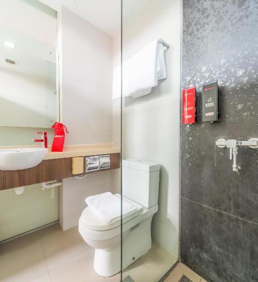 هتل Reddoorz Premium @ Serangoon