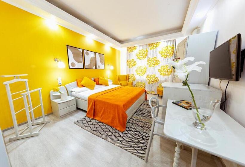 هتل Relax Comfort Suites