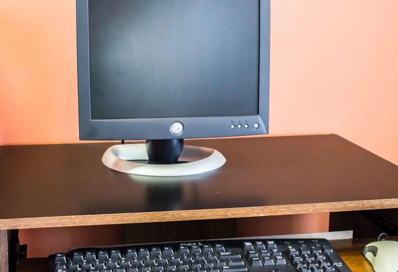 فندق Rodeway Inn & Suites