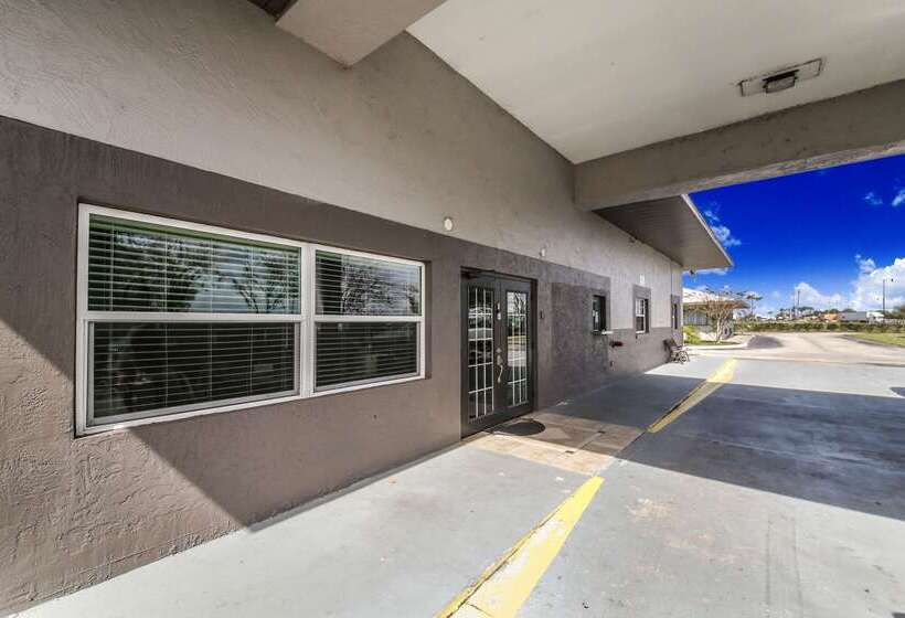 فندق Rodeway Inn & Suites