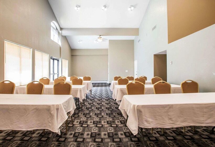 هتل Rodeway Inn & Suites Milwaukee Airport