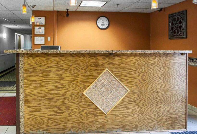 هتل Rodeway Inn & Suites Milwaukee Airport