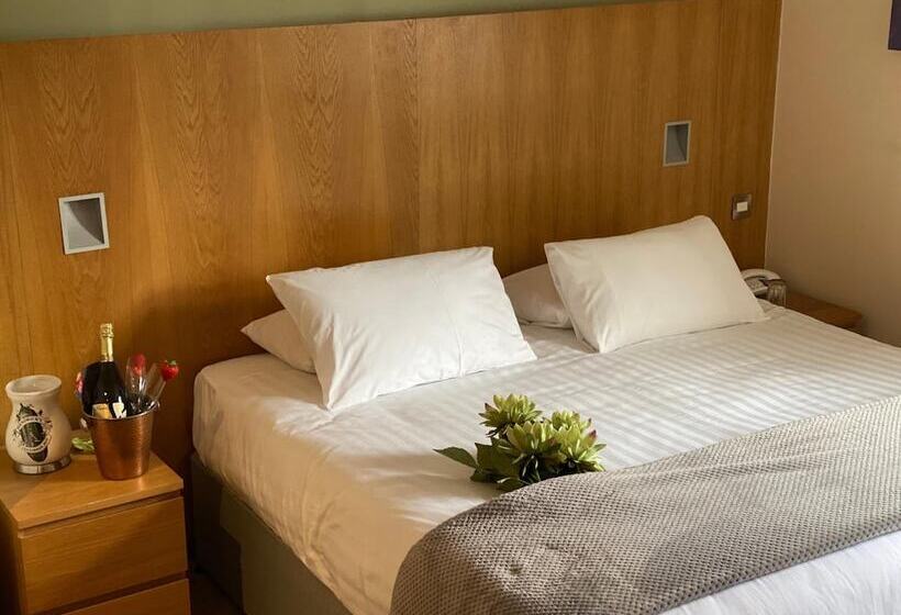 בית מלון כפרי Rooms At 1703