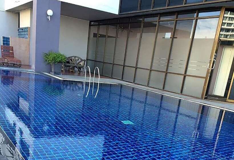 Отель Royal Lanna