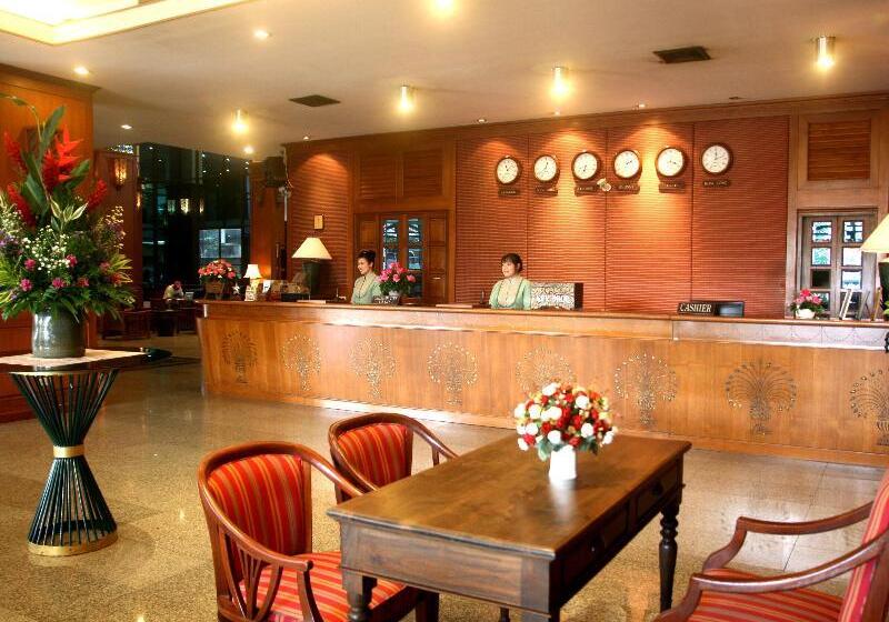 Отель Royal Lanna