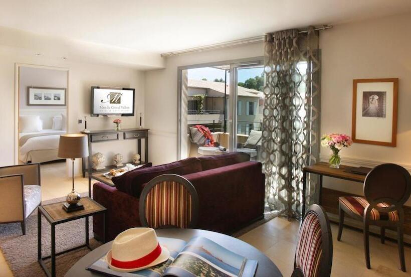 בית מלון כפרי Résidence Hôtelière 4 étoiles Les Mas Du Grand Vallon