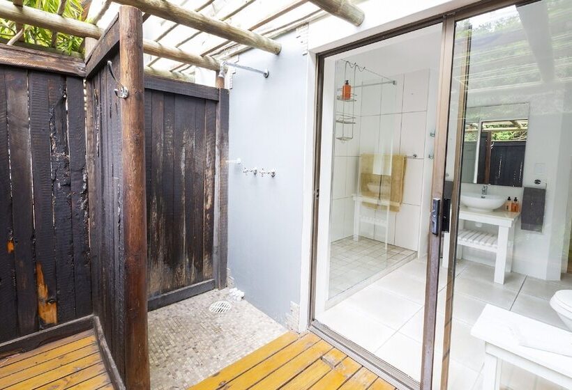 בית מלון כפרי Sandals Guest House