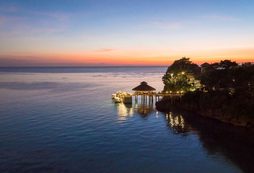 בית מלון כפרי Shangri La Boracay